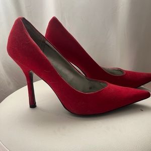 Guess Red Suede Pointy Toed Heels Size 9